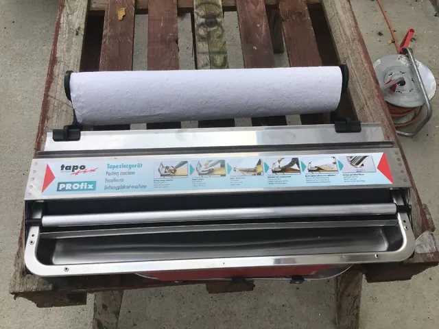 Tapeziermaschine – Bild 1