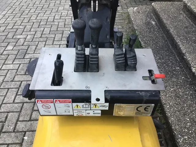 Kettendumper Yanmar C10.80-HI (Cormidi) – Ansicht 4